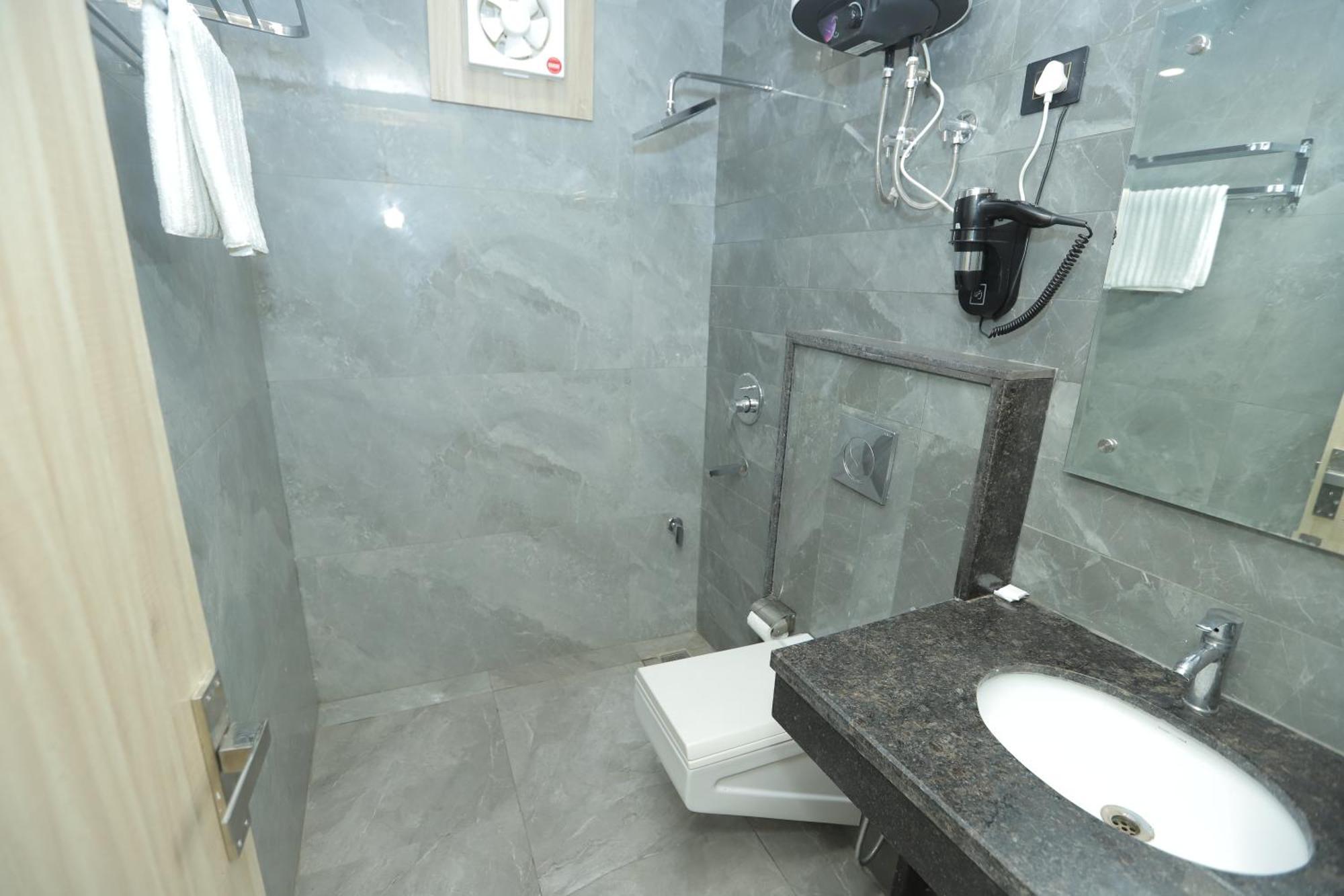 Zed Hotel - Delhi International Airport New Delhi Exterior photo